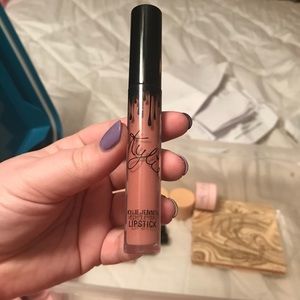 Kylie Cosmetics Velvet Liquid Lipstick Charm